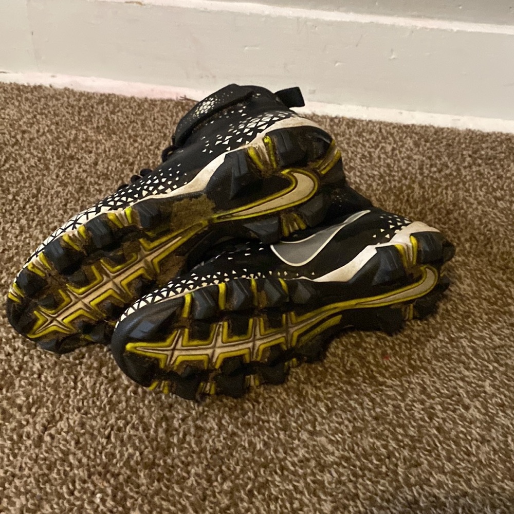 Cleats - Picture 3 of 4